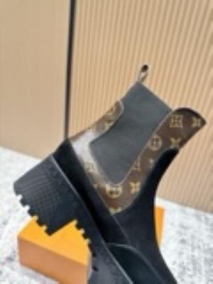 wholesale quality women louis vuitton shoes model no. 550